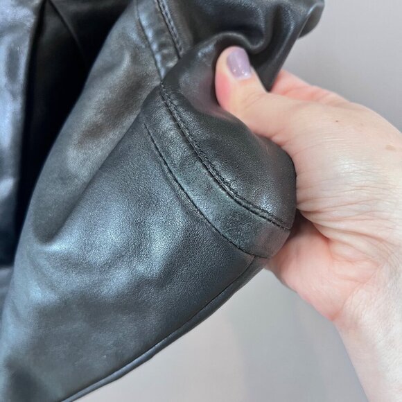 Coach Black Leather Pleated Hobo Shoulder Bag With Silver Hardware & Inner Zip P - Picture 3 of 10